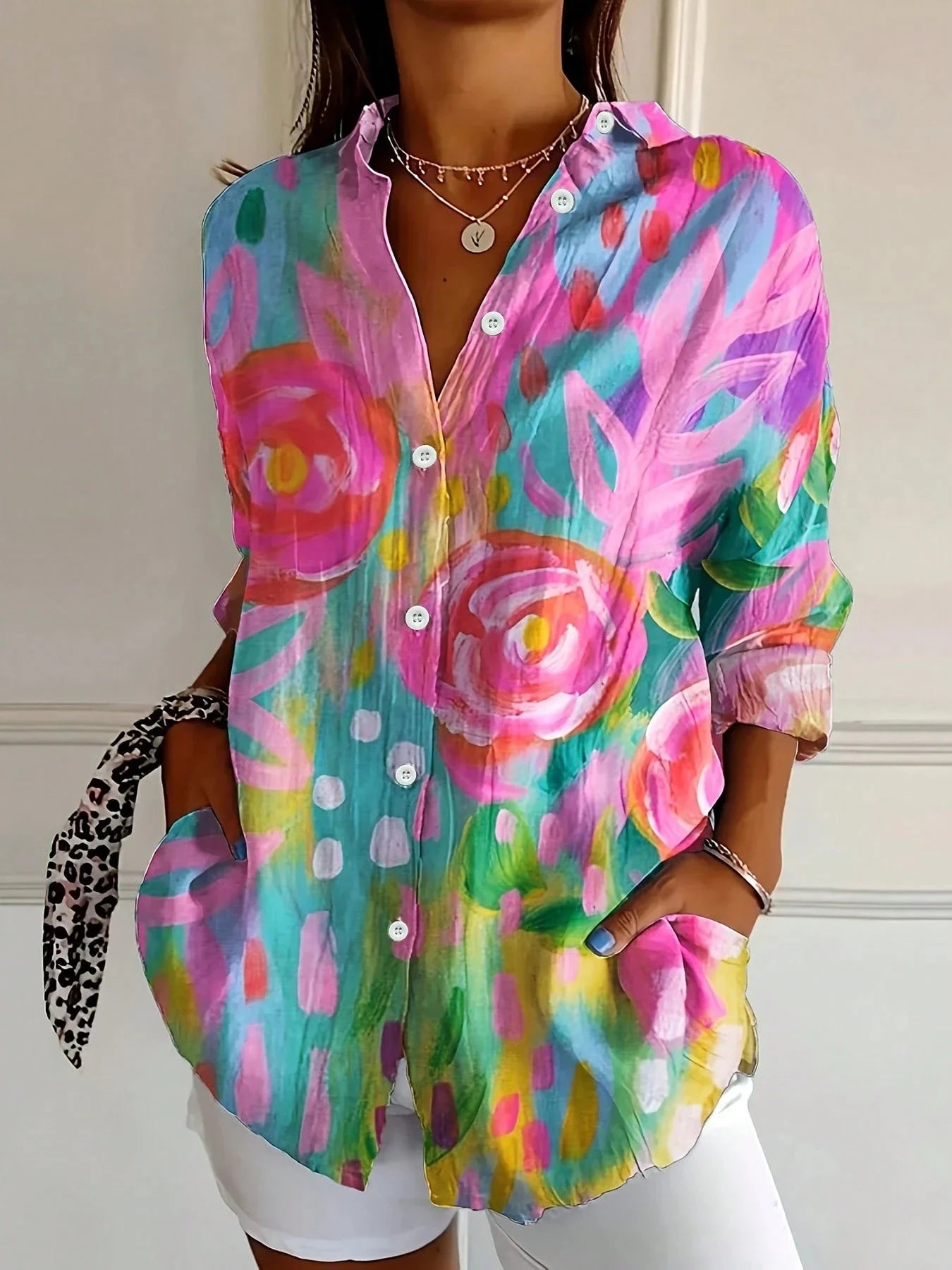 Van Laar | Kleurrijke blouse met speelse print