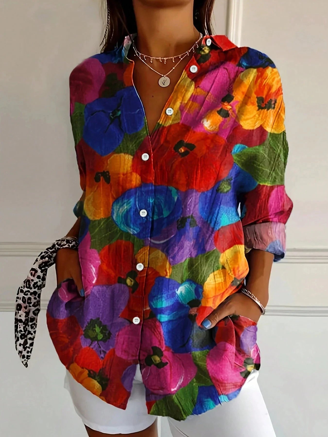 Van Laar | Kleurrijke blouse met speelse print