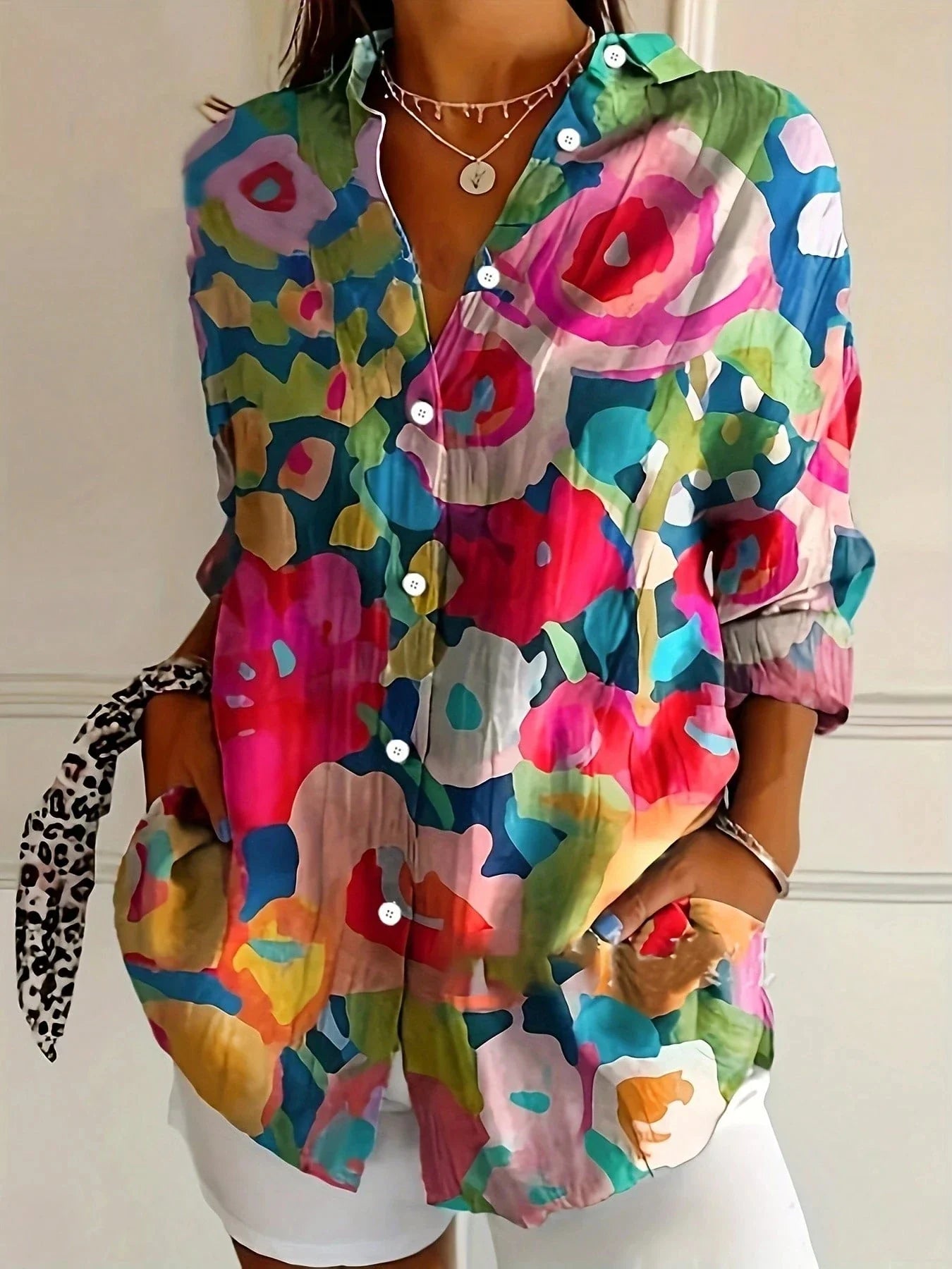 Van Laar | Kleurrijke blouse met speelse print
