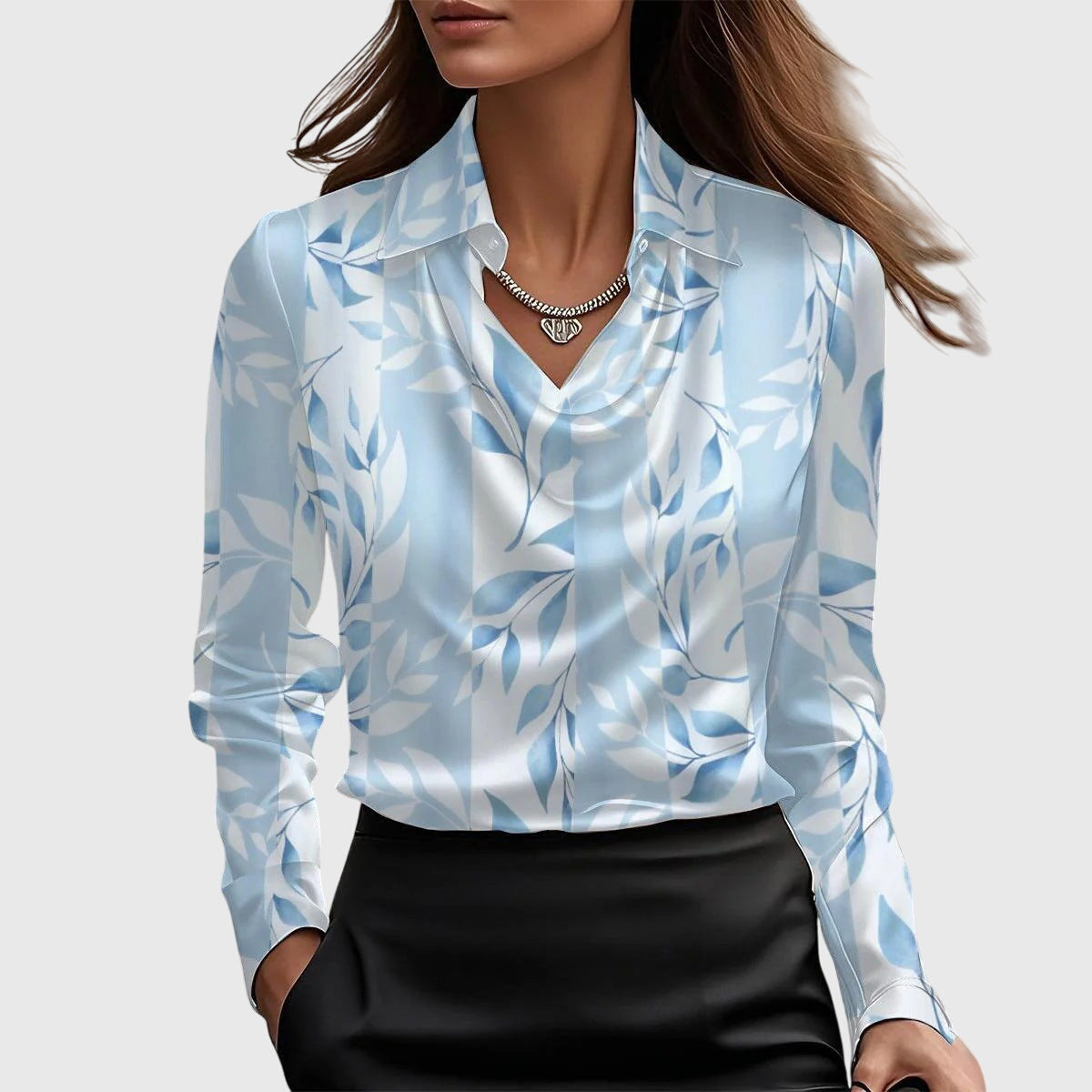 Van Laar | Blouse met luxe glans en plooihals